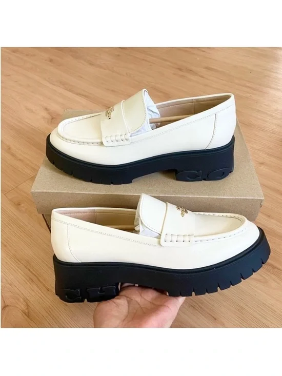 Coach Ruthie Loafer Chalk
Women 10.0 US - Picture 3 of 11